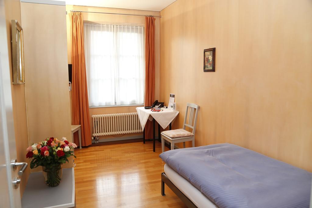 Turbenthal Gasthof Gyrenbad חדר תמונה